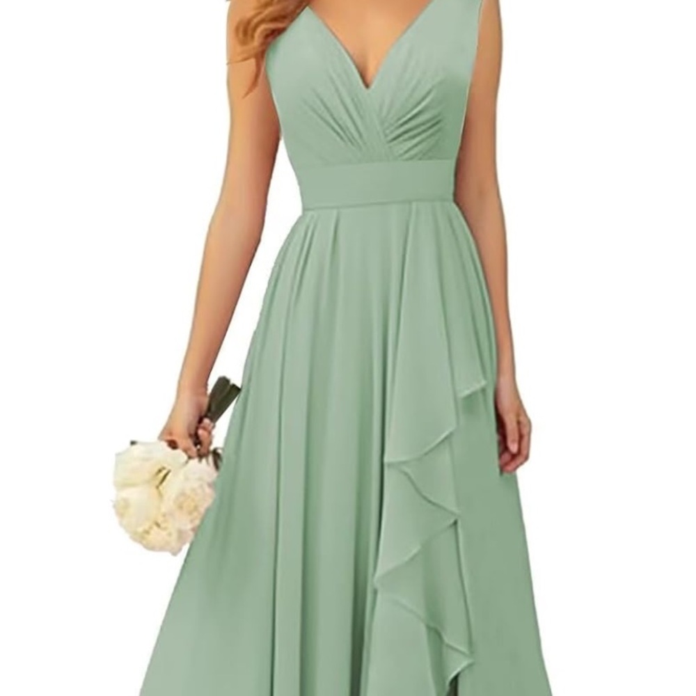 Elegant Green Sleeveless Dress